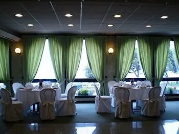*** Отель Albergo Moderno Ловере Италия